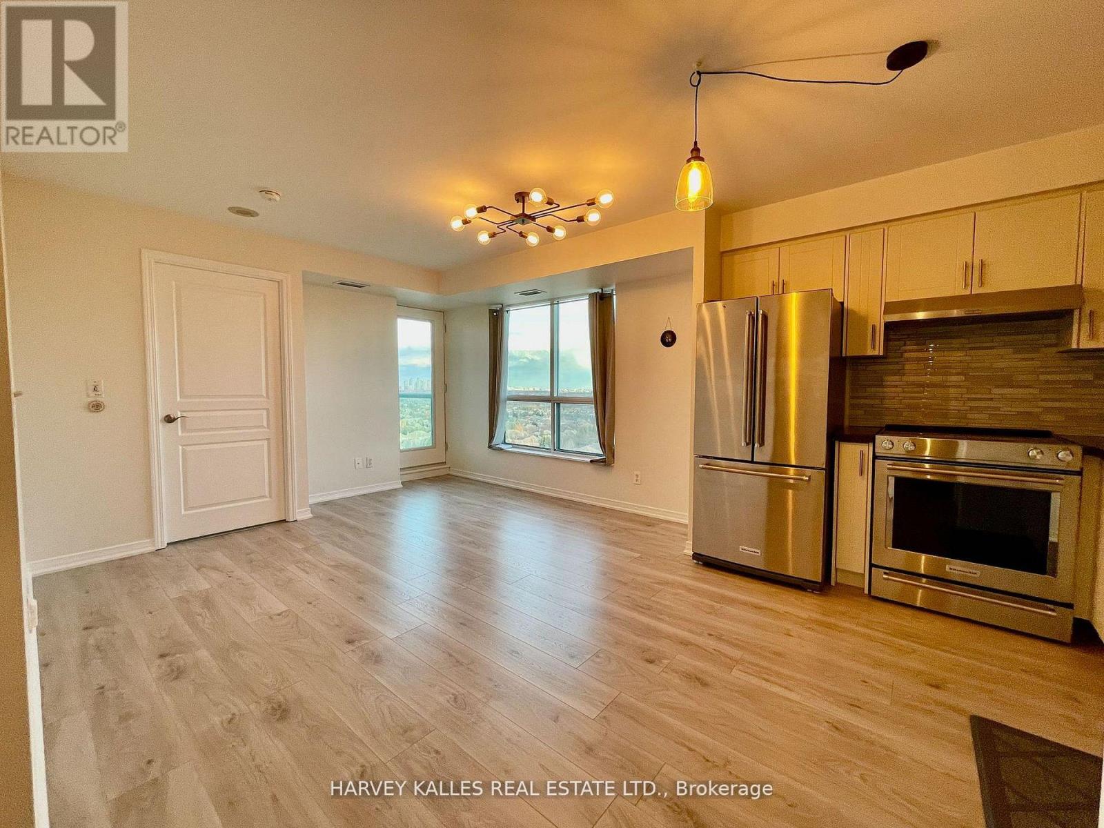 1704 - 2545 Erin Centre Boulevard, Mississauga, Ontario  L5M 6Z9 - Photo 9 - W12746350