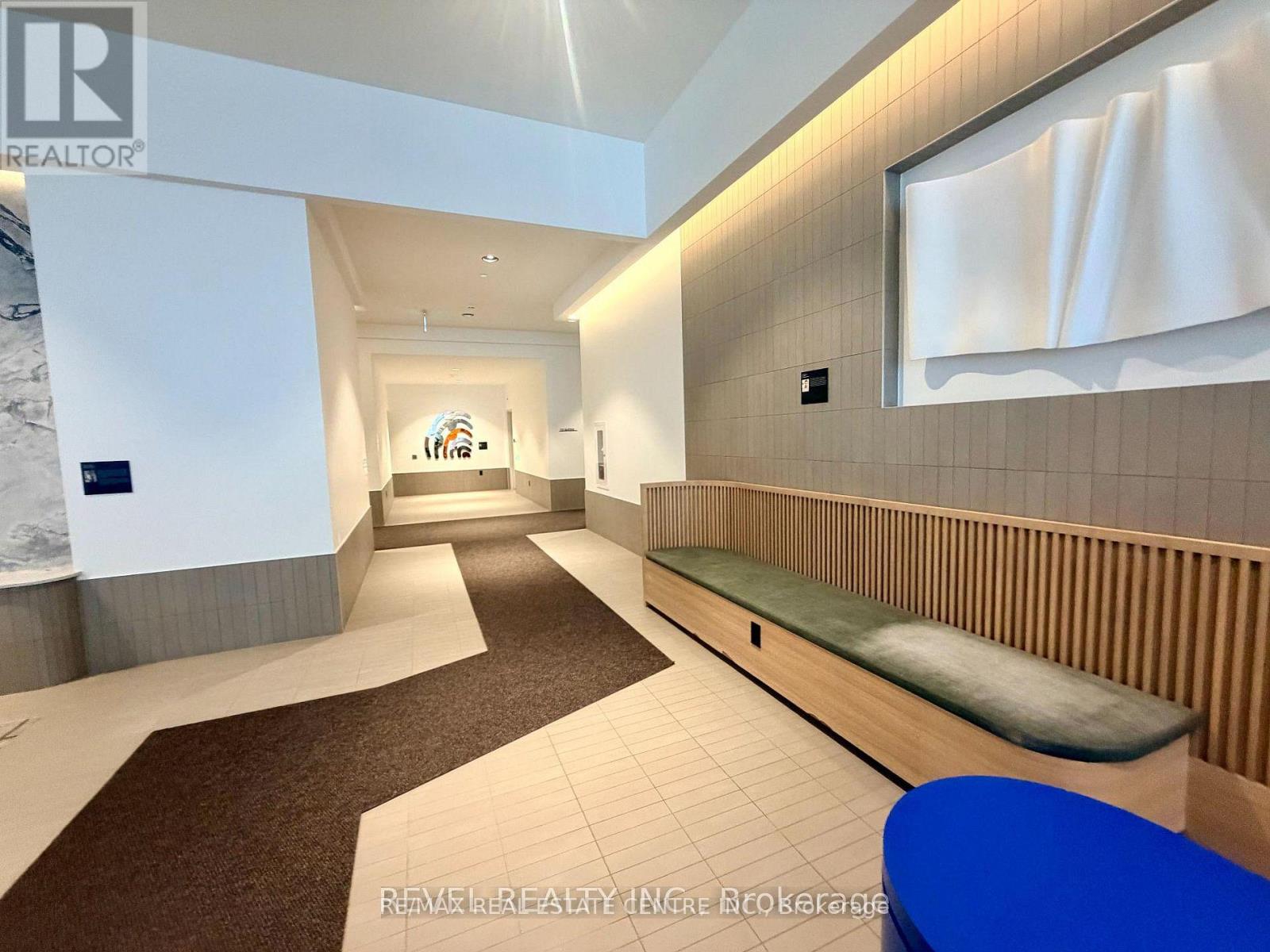 3609 - 395 Square One Drive, Mississauga, Ontario  L5B 0P6 - Photo 4 - W12746356