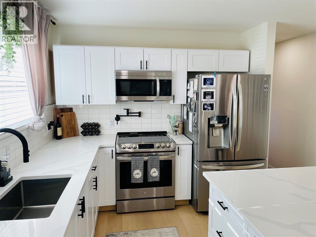 1146 Lakeway Boulevard S, Lethbridge, Alberta  T1K 3E7 - Photo 3 - A2280714