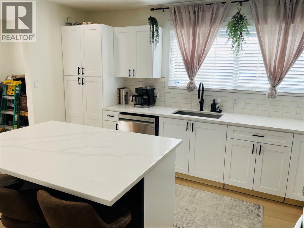 1146 Lakeway Boulevard S, Lethbridge, Alberta  T1K 3E7 - Photo 4 - A2280714