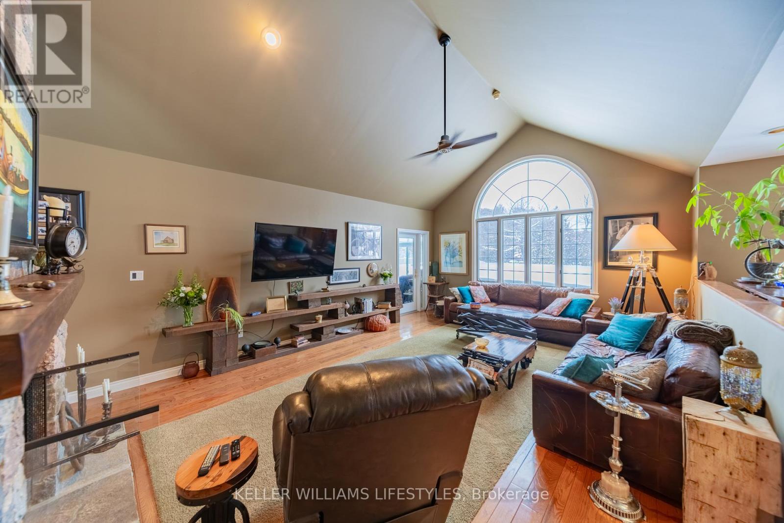 33992 Moore Court, Bluewater, Ontario  N0M 2T0 - Photo 9 - X12746424