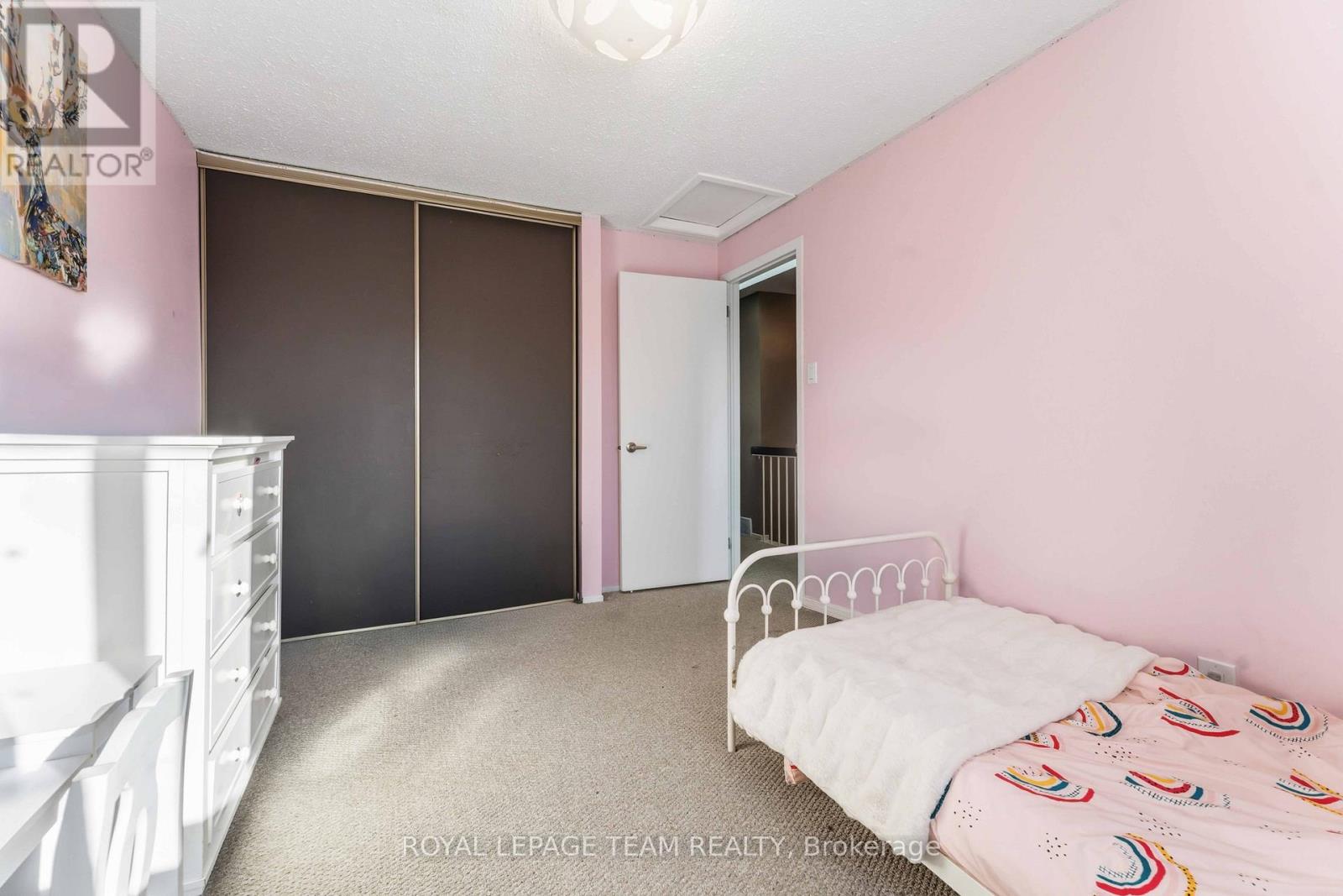 1 Shadetree Crescent, Ottawa, Ontario  K2E 7R3 - Photo 17 - X12746400