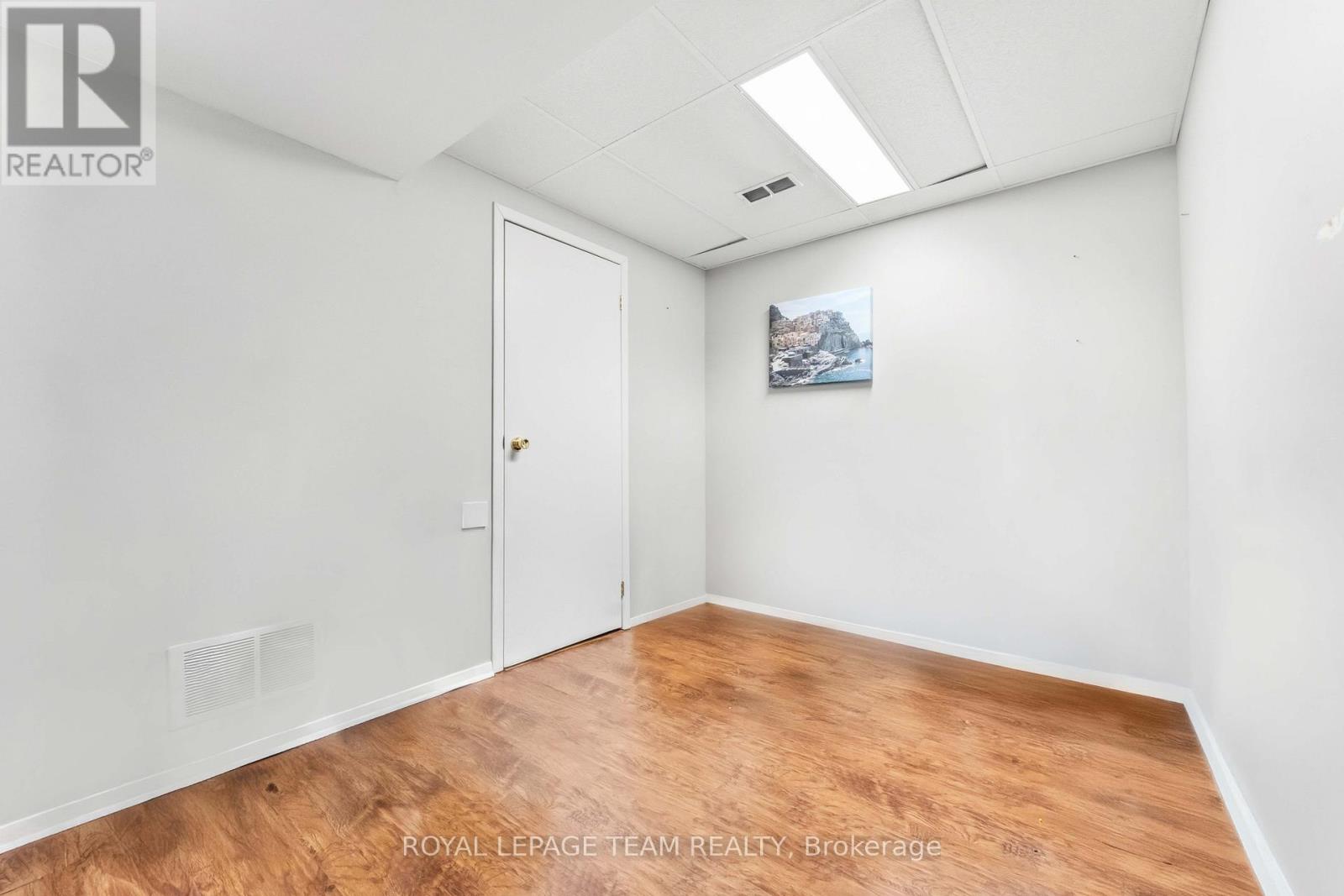 1 Shadetree Crescent, Ottawa, Ontario  K2E 7R3 - Photo 23 - X12746400