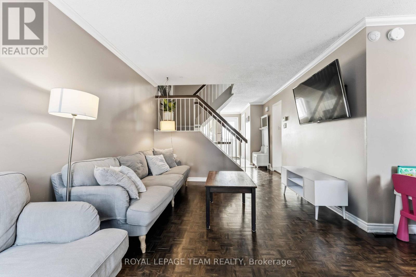 1 Shadetree Crescent, Ottawa, Ontario  K2E 7R3 - Photo 5 - X12746400