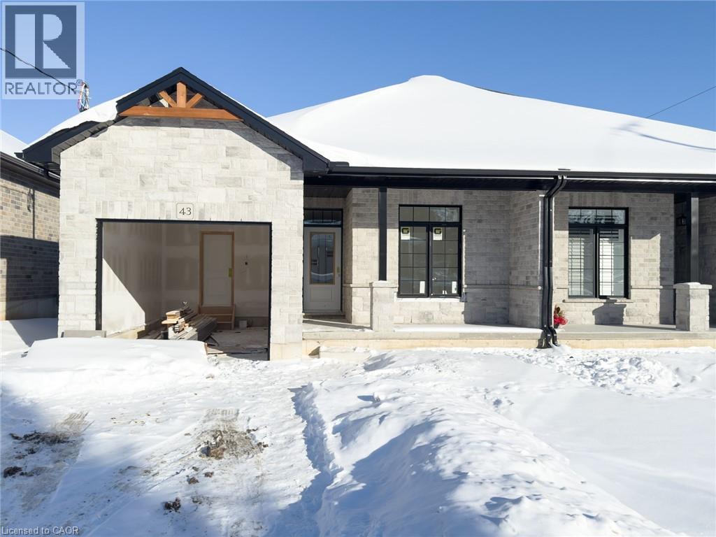 43 NORFOLK Street, Waterford, Ontario