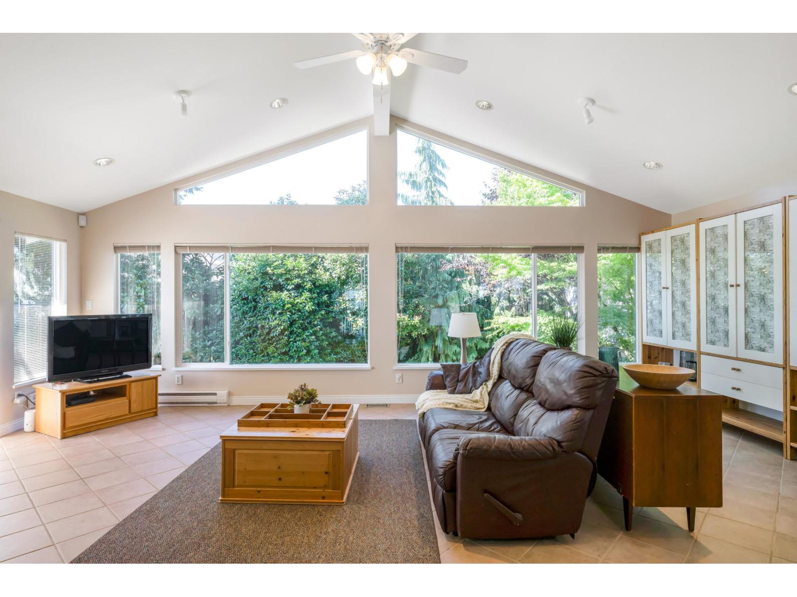 10601 Hermosa Drive, Delta, British Columbia  V4C 6S8 - Photo 11 - R3075233