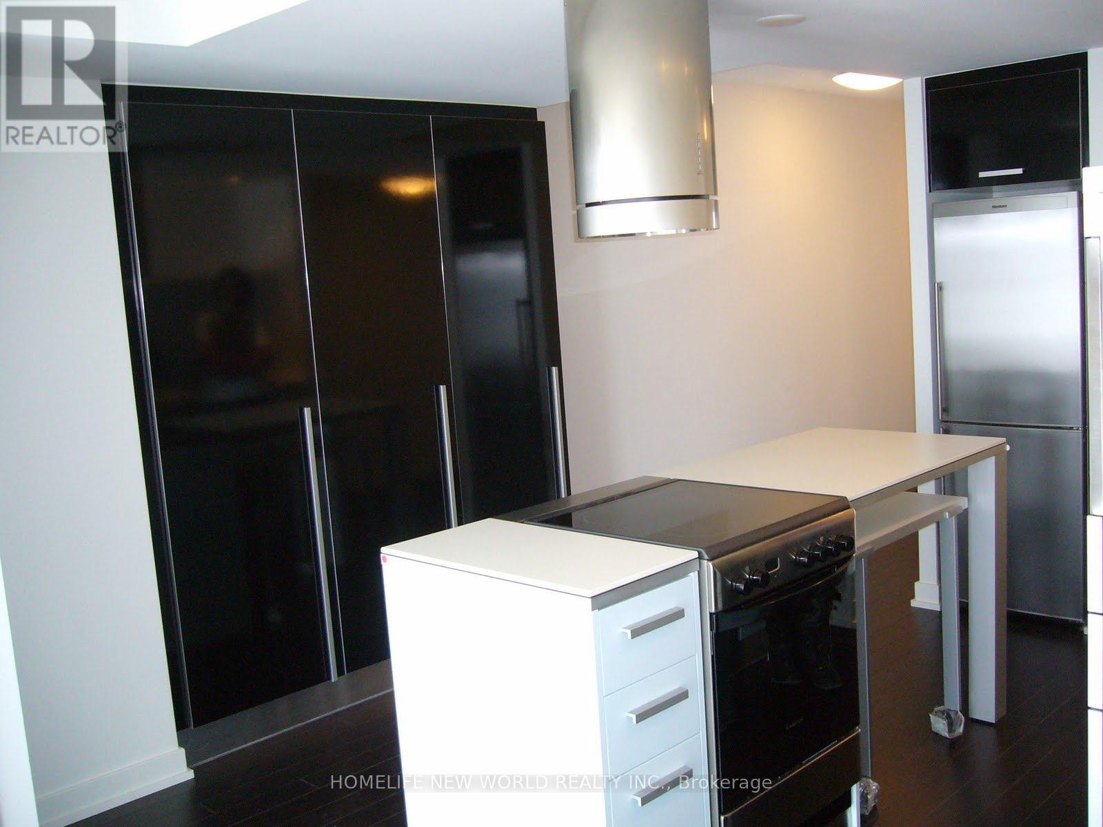 916 - 38 DAN LECKIE WAY, Toronto, Ontario