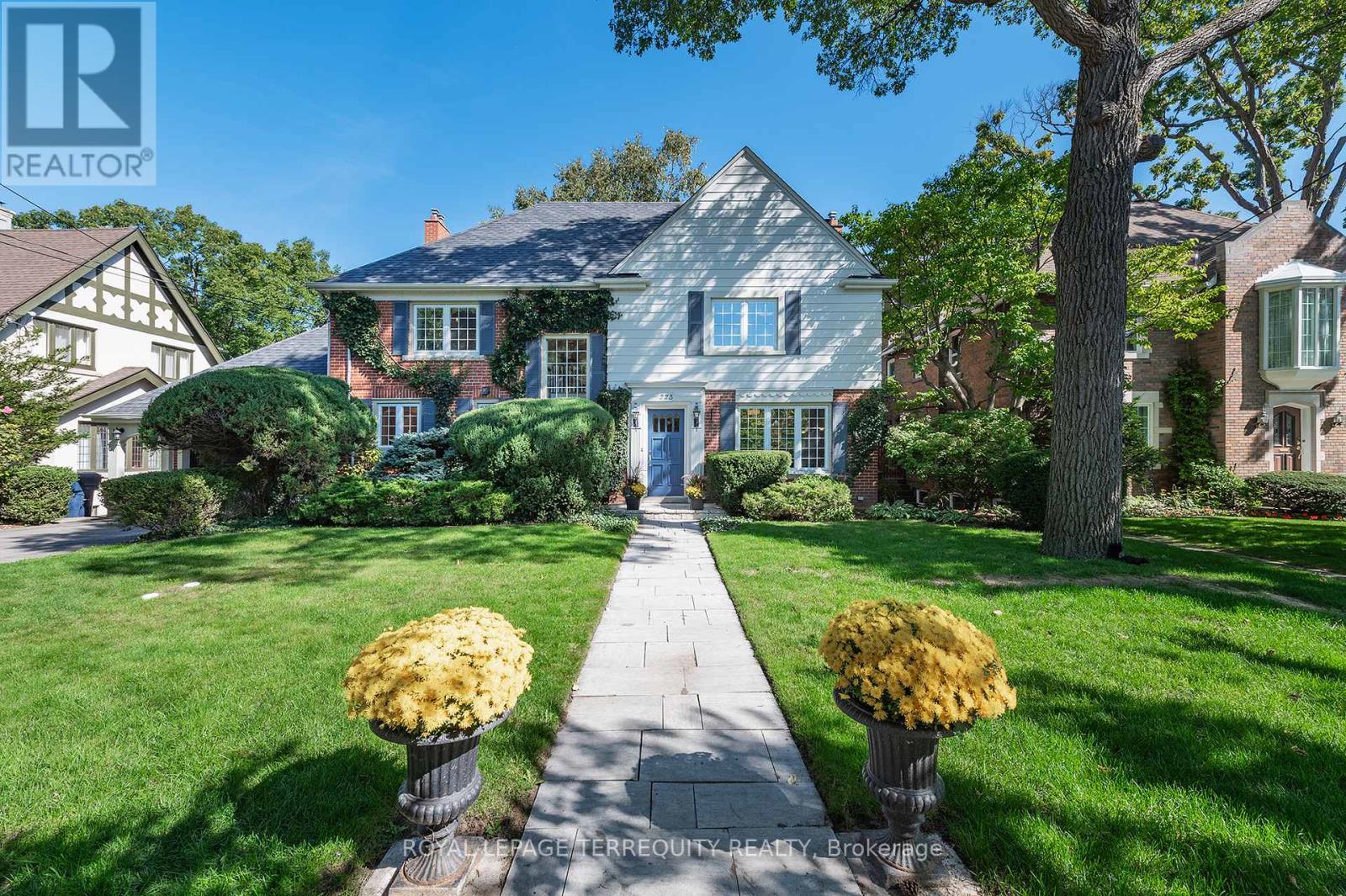 223 RIVERSIDE DRIVE, Toronto, Ontario