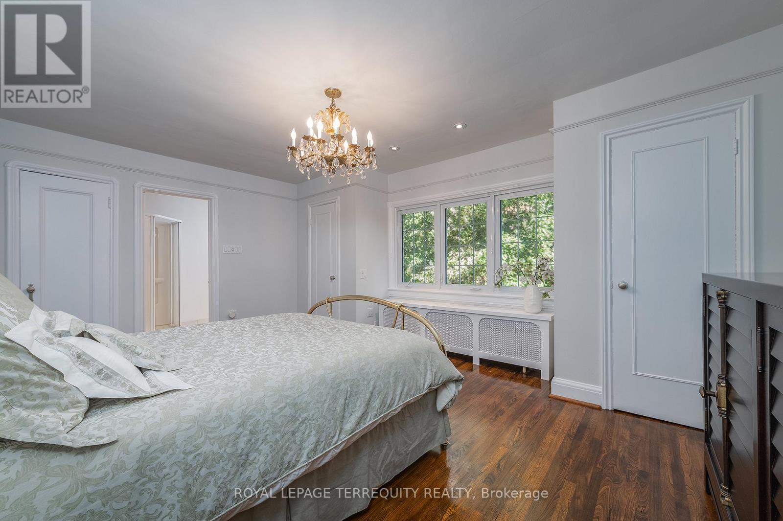 223 Riverside Drive, Toronto, Ontario  M6S 4A8 - Photo 20 - W12746380