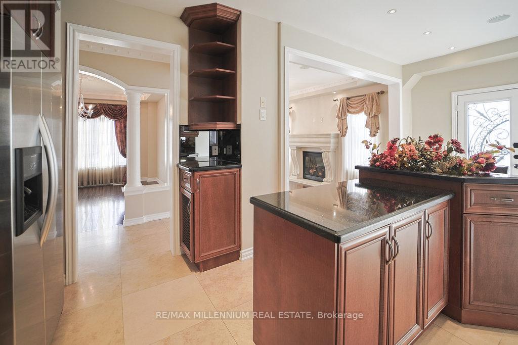 24 Prince Edward Boulevard, Brampton, Ontario  L6P 2N8 - Photo 12 - W12746392