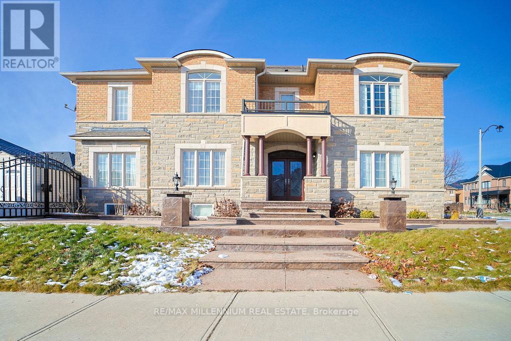 24 Prince Edward Boulevard, Brampton, Ontario  L6P 2N8 - Photo 2 - W12746392