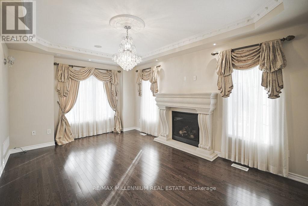 24 Prince Edward Boulevard, Brampton, Ontario  L6P 2N8 - Photo 7 - W12746392