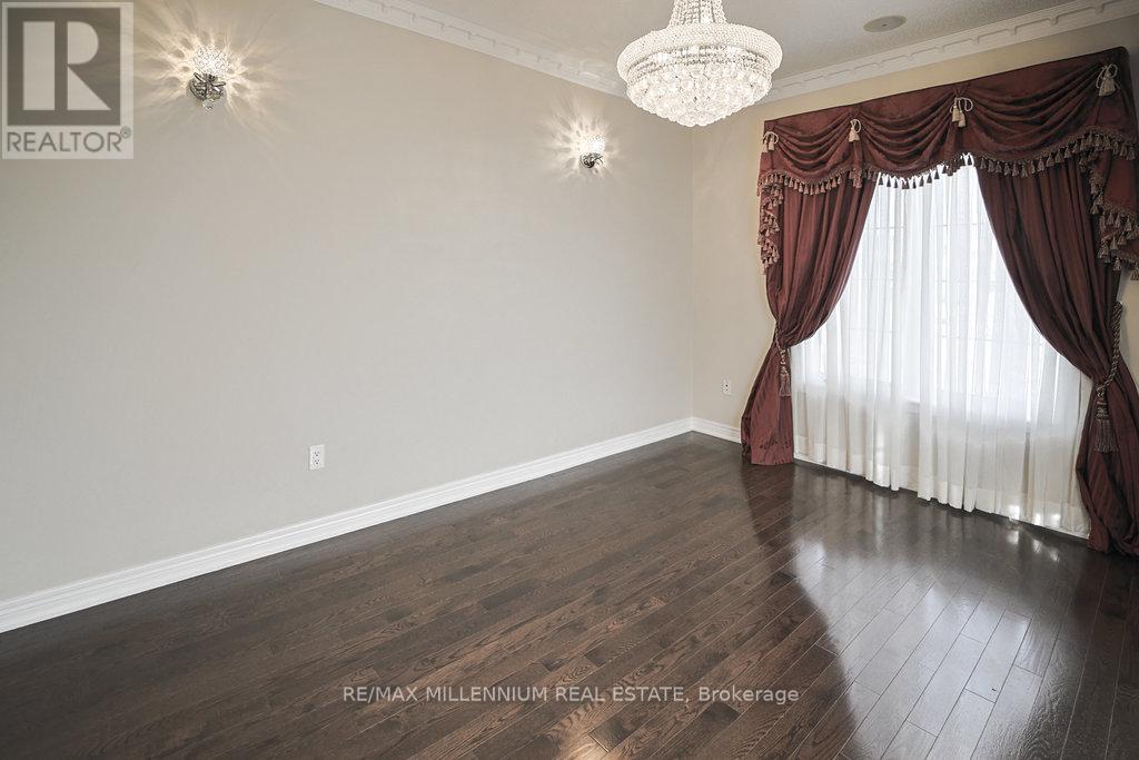 24 Prince Edward Boulevard, Brampton, Ontario  L6P 2N8 - Photo 9 - W12746392