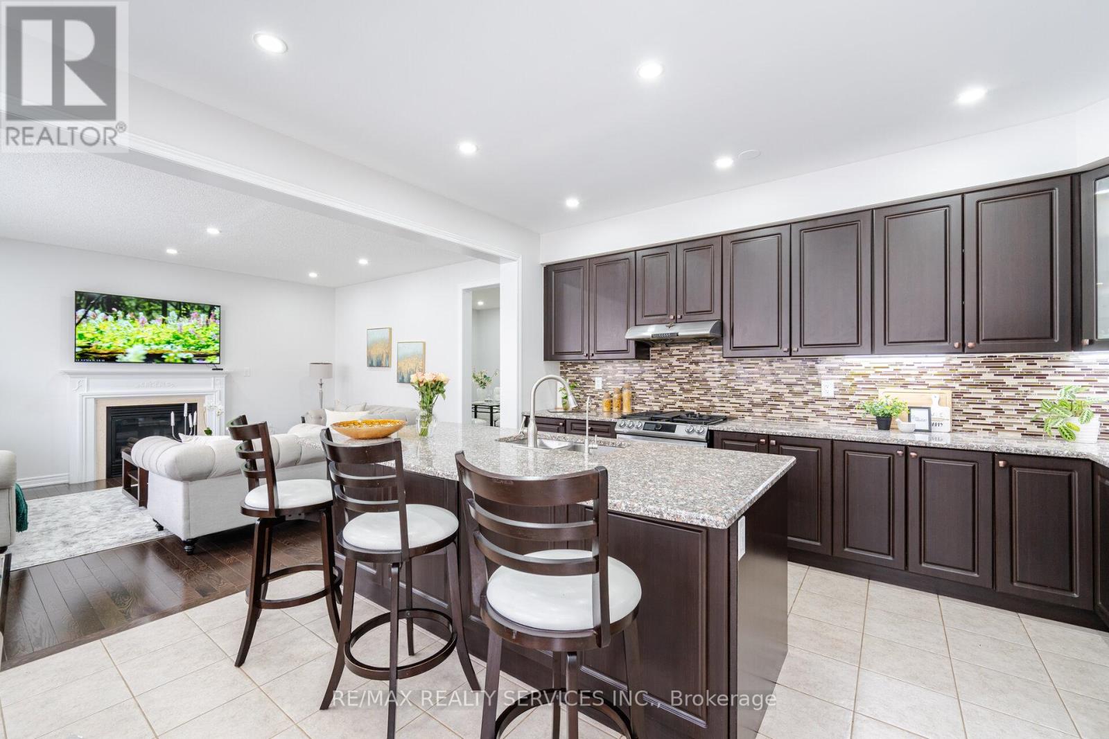 7 Swanton Road, Brampton, Ontario  L6X 5J3 - Photo 17 - W12746422