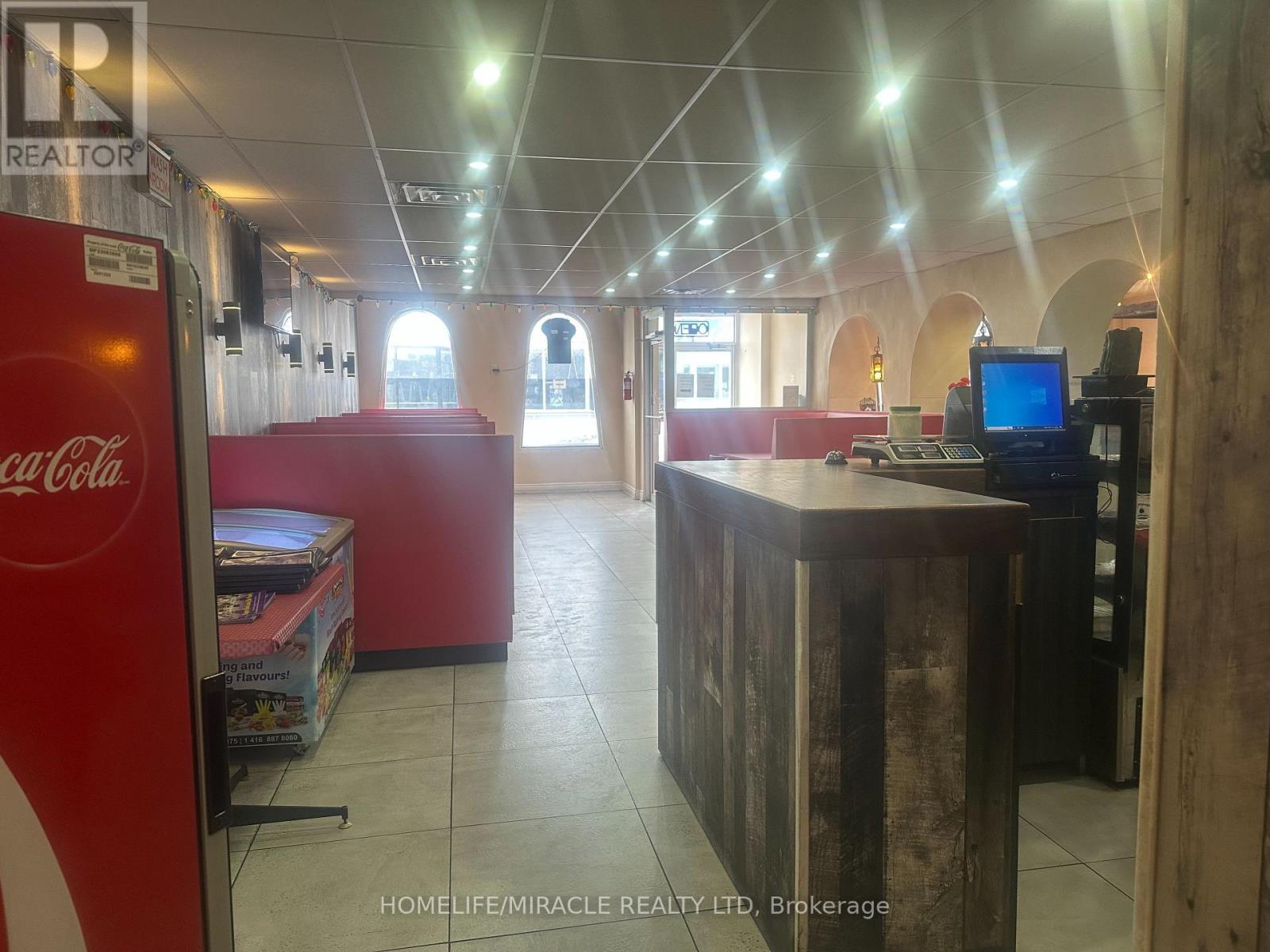 5991 Lundy's Lane, Niagara Falls, Ontario  L2G 1T2 - Photo 3 - X12746414