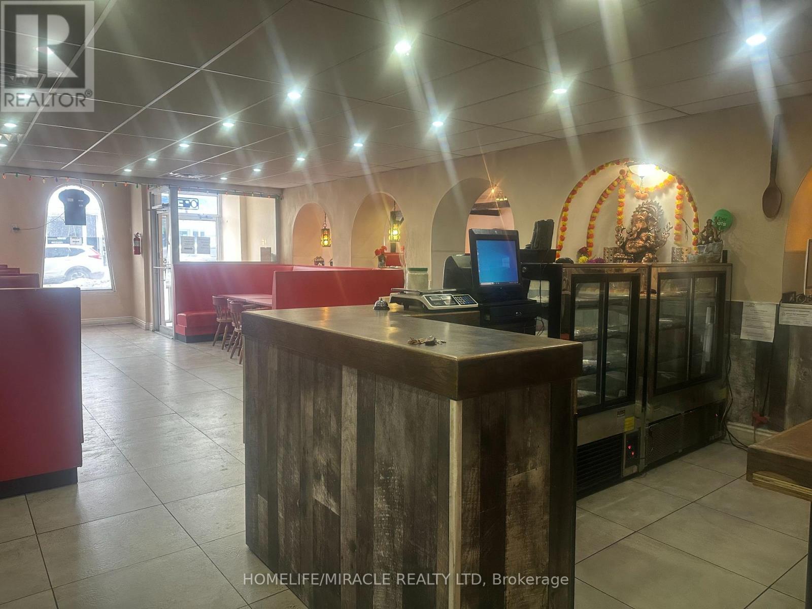 5991 Lundy's Lane, Niagara Falls, Ontario  L2G 1T2 - Photo 4 - X12746414