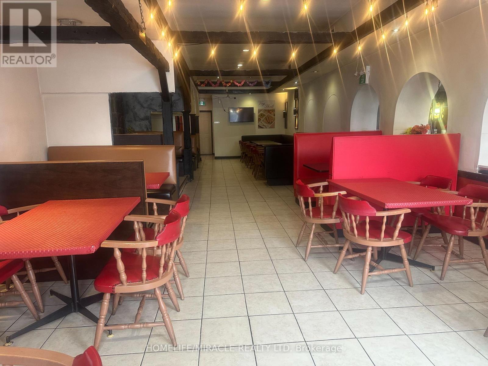 5991 Lundy's Lane, Niagara Falls, Ontario  L2G 1T2 - Photo 5 - X12746414