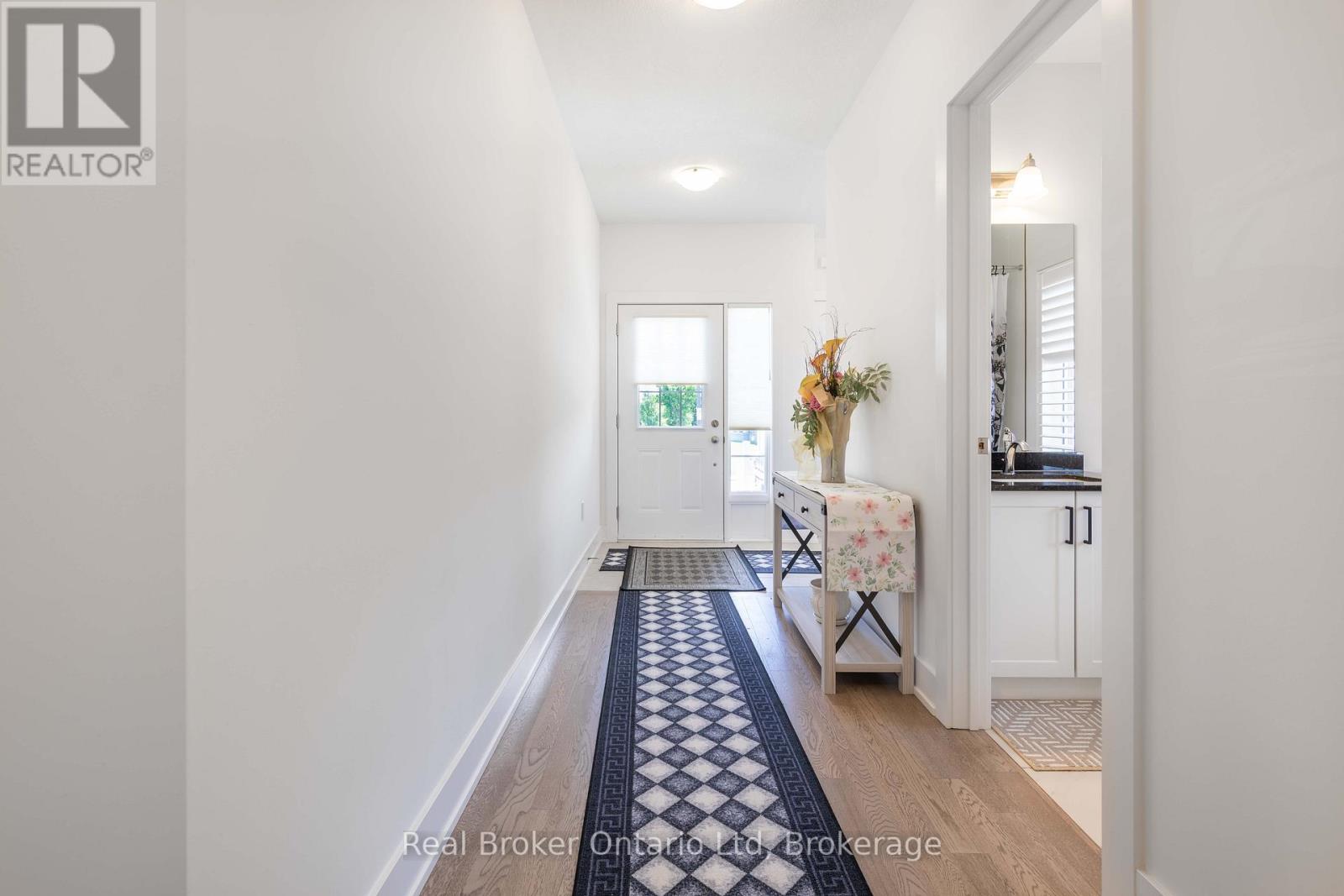 221 Ironwood Way, Georgian Bluffs, Ontario  N0H 1S0 - Photo 5 - X12746442