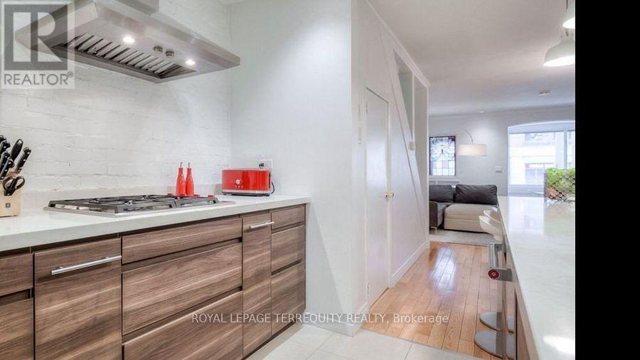 1760 Queen Street East Street, Toronto, Ontario  M4L 1G7 - Photo 10 - E12746440