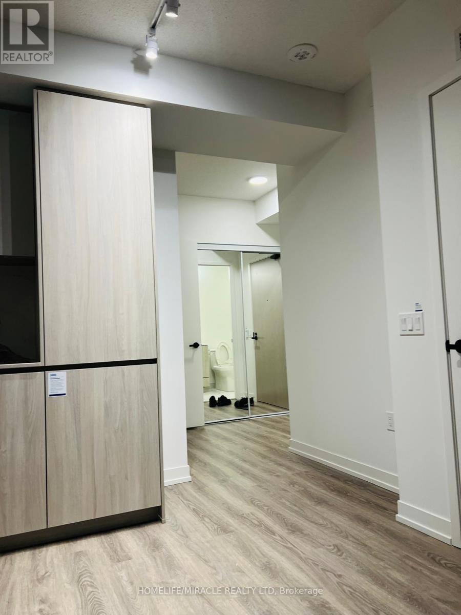 5215 - 8 Interchange Way, Vaughan, Ontario  L4K 0R2 - Photo 8 - N12746450