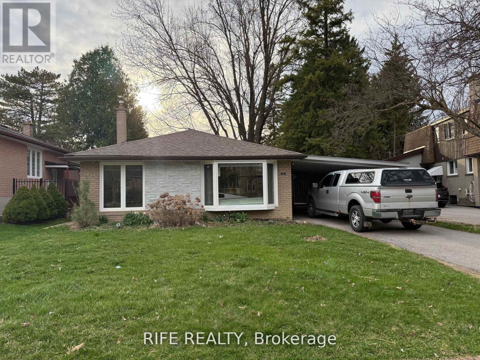 38 AURORA HEIGHTS DRIVE, Aurora, Ontario