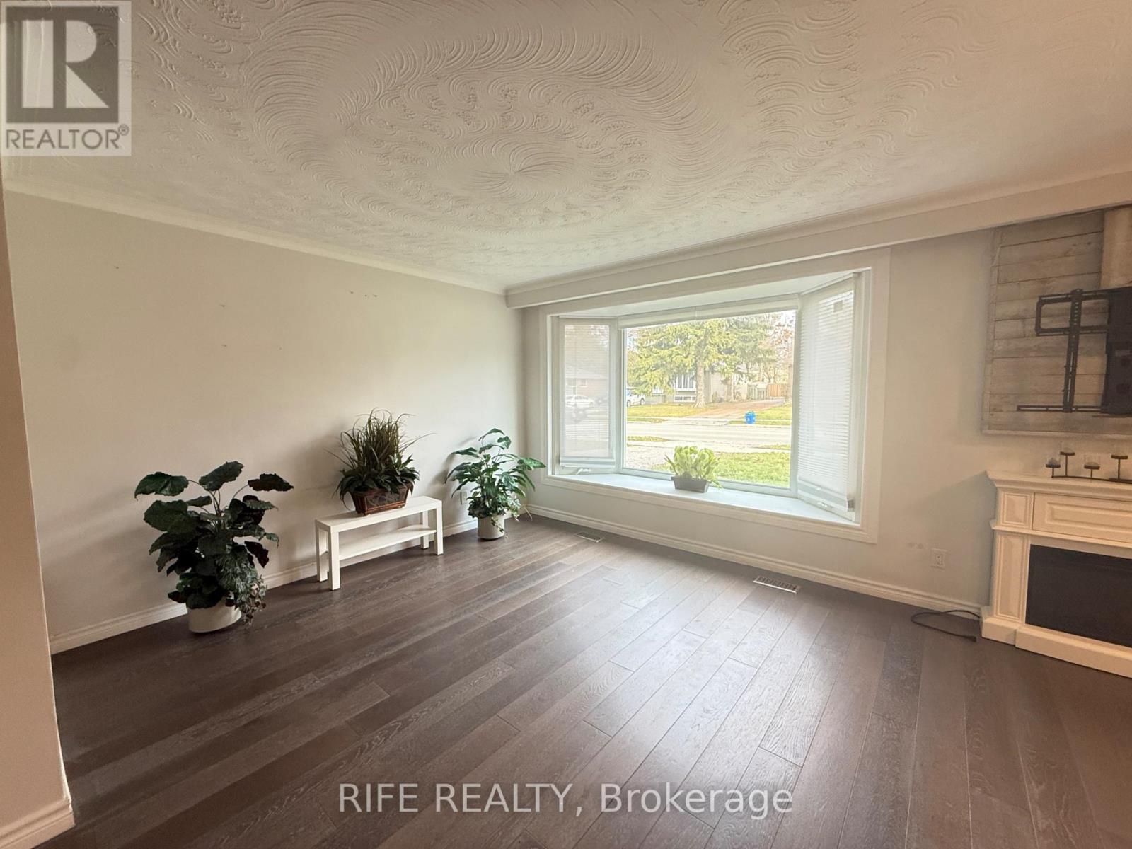 38 Aurora Heights Drive, Aurora, Ontario  L4G 2W7 - Photo 7 - N12746458