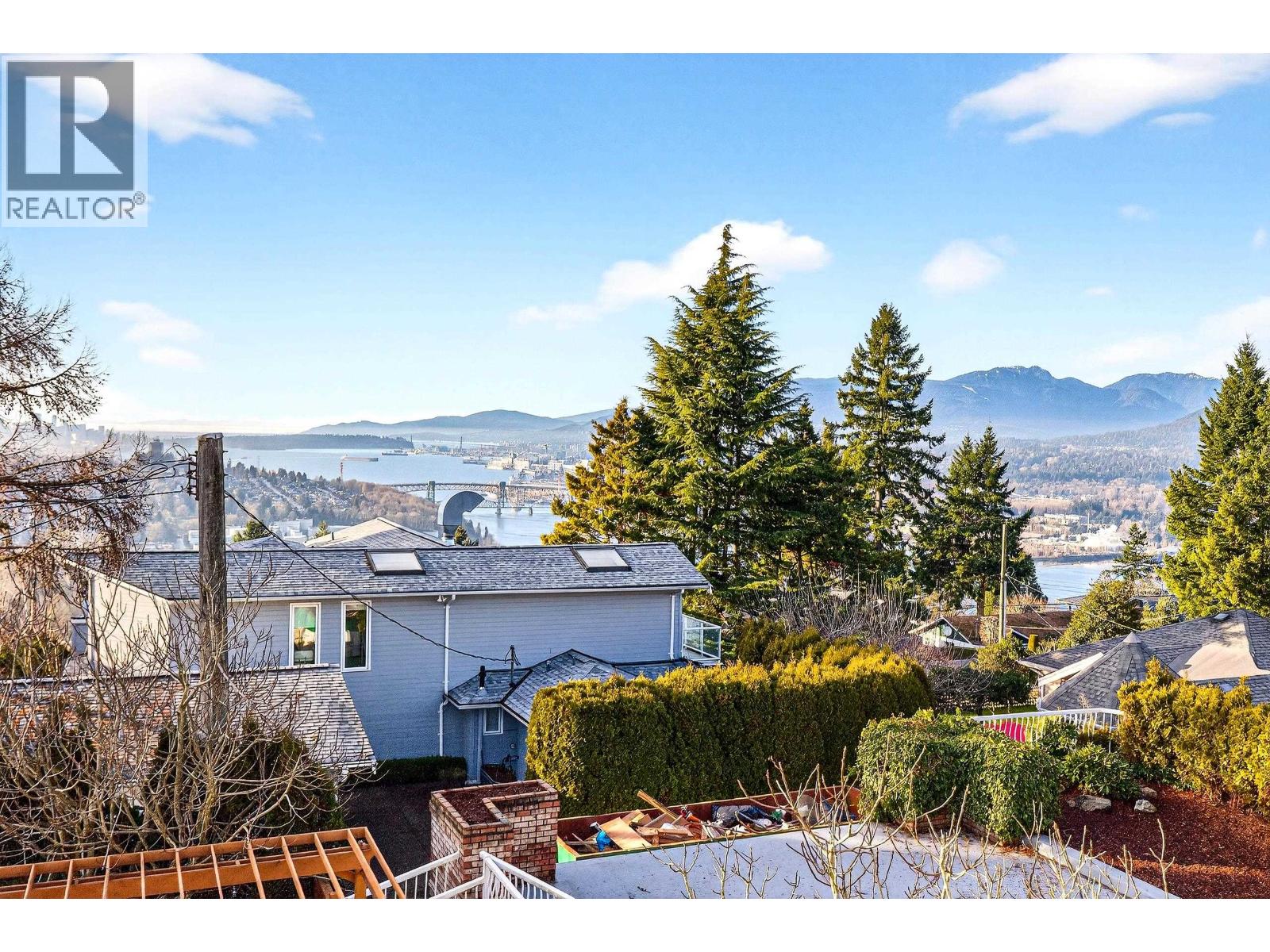 291 N Springer Avenue, Burnaby, British Columbia  V5B 1H5 - Photo 10 - R3085034