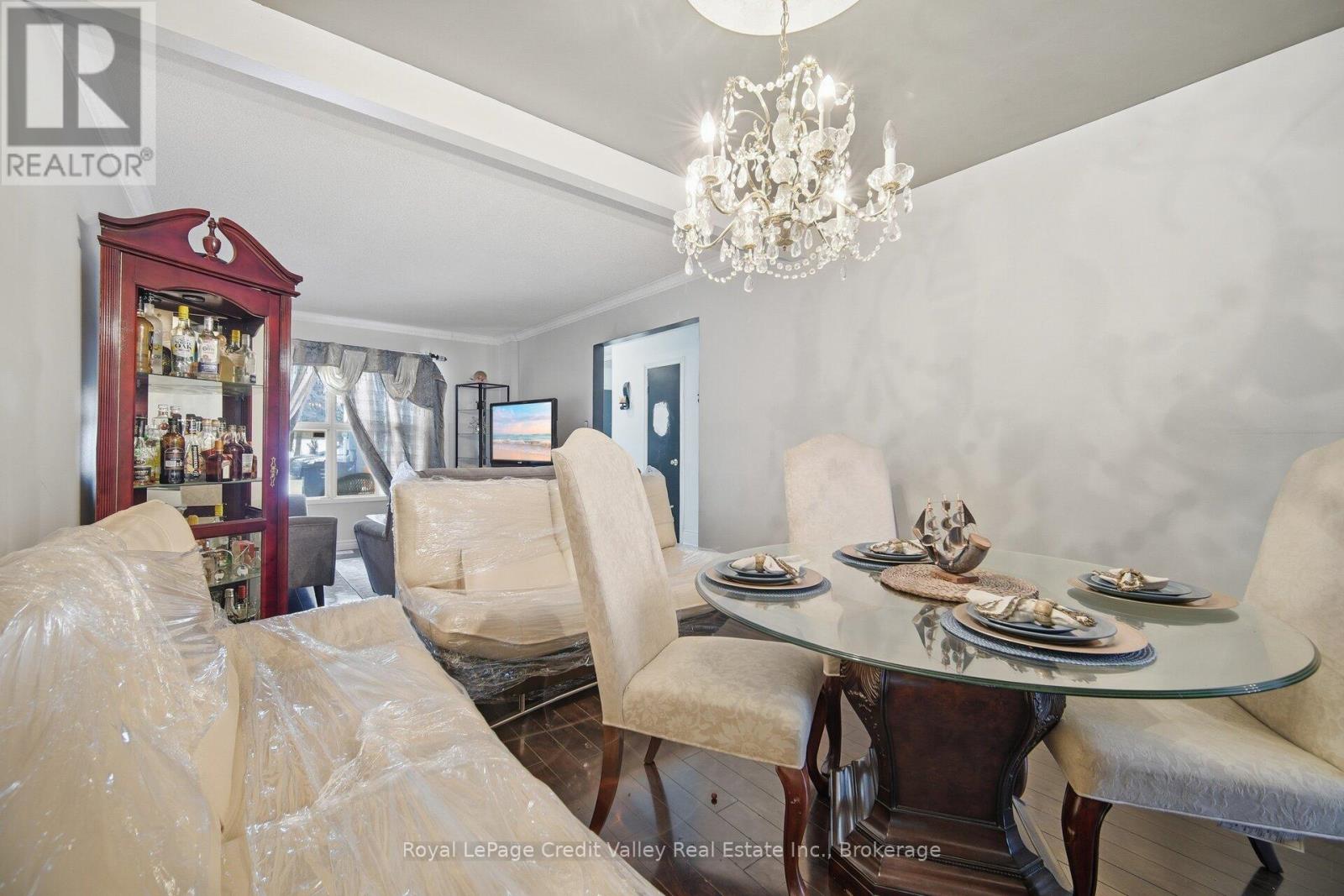 18 Silverstream Road, Brampton, Ontario  L6Z 3W5 - Photo 12 - W12746492