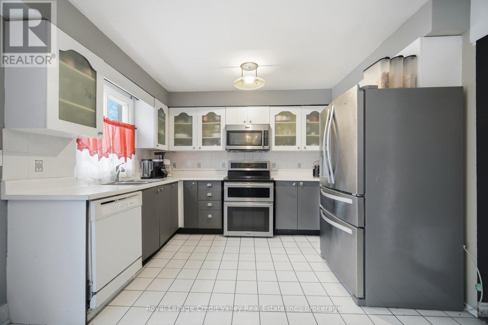 18 Silverstream Road, Brampton, Ontario  L6Z 3W5 - Photo 15 - W12746492