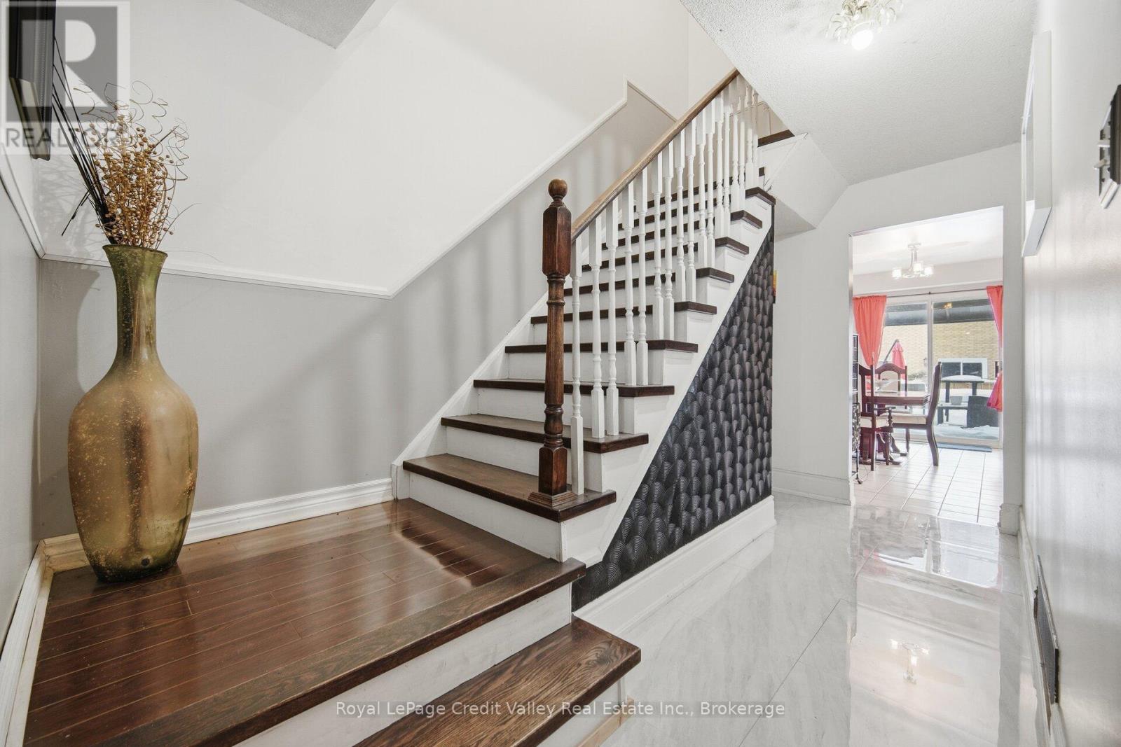 18 Silverstream Road, Brampton, Ontario  L6Z 3W5 - Photo 22 - W12746492