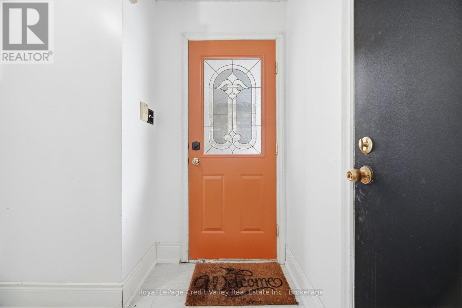 18 Silverstream Road, Brampton, Ontario  L6Z 3W5 - Photo 5 - W12746492