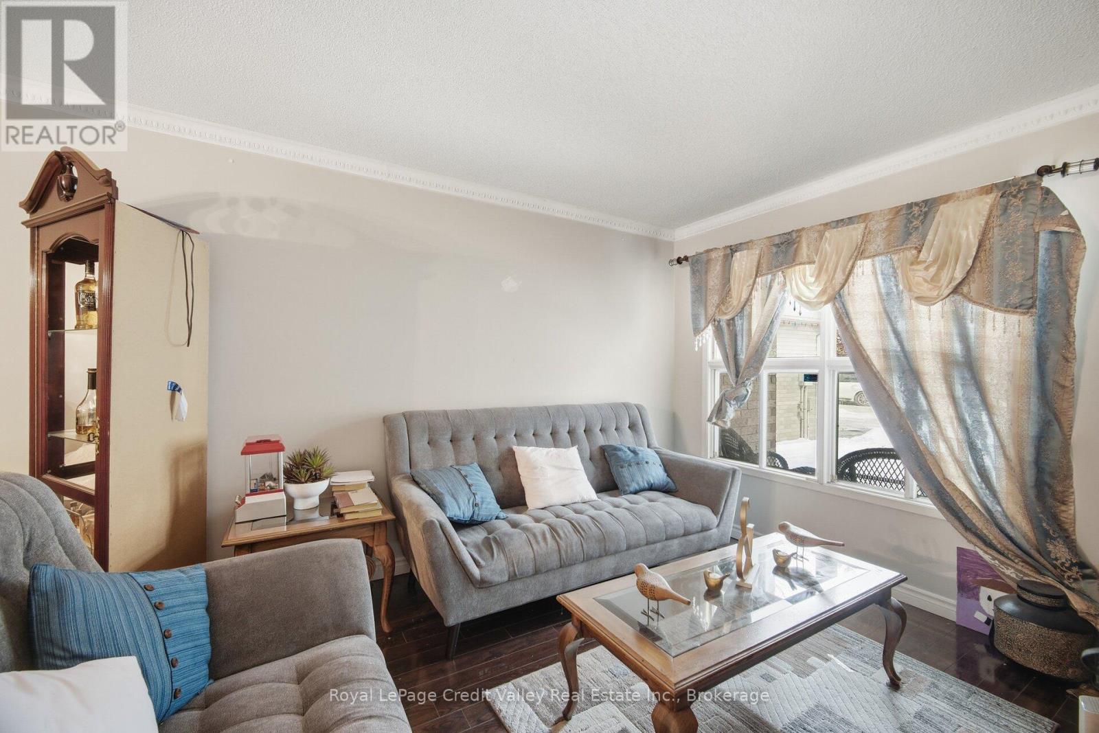 18 Silverstream Road, Brampton, Ontario  L6Z 3W5 - Photo 8 - W12746492