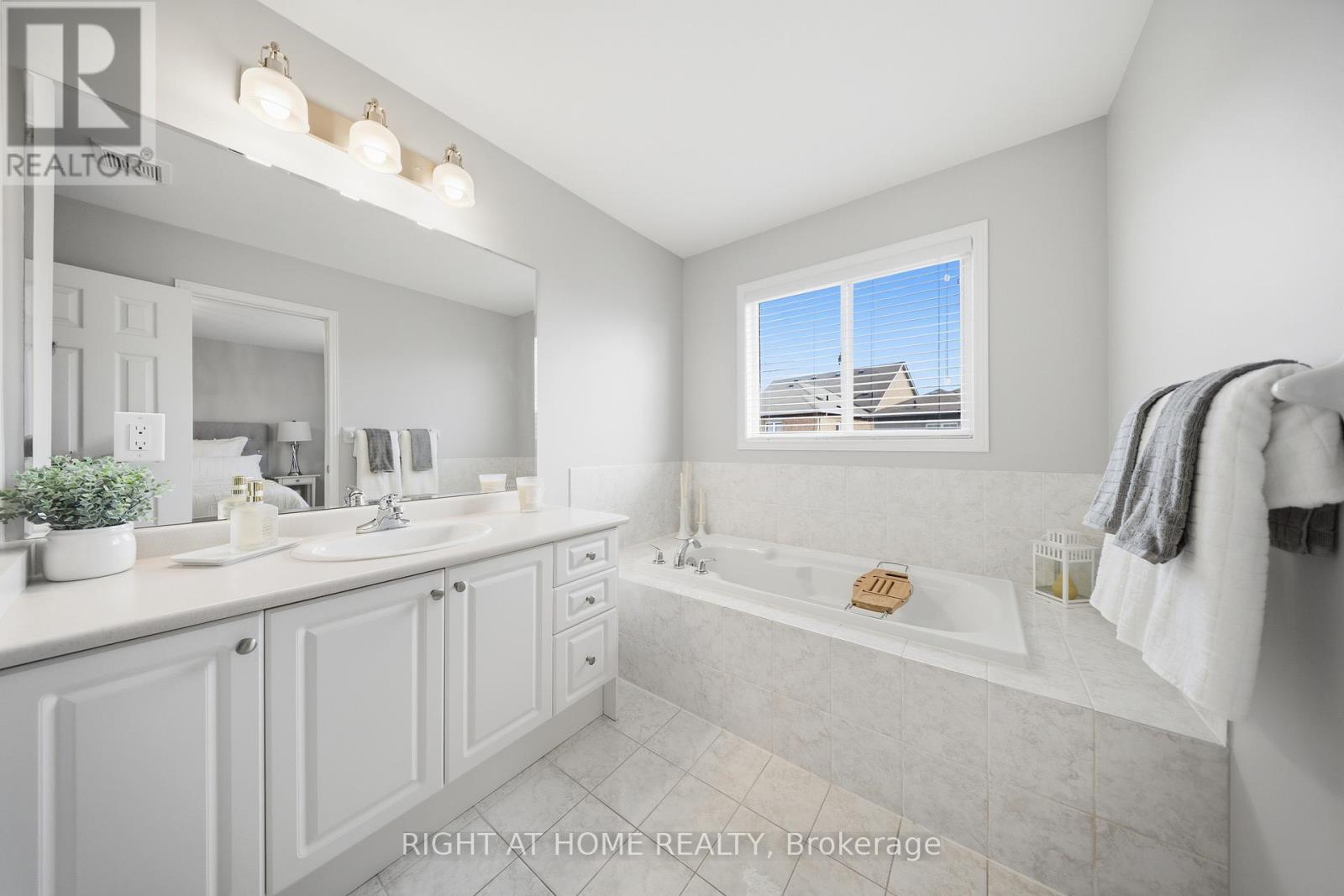 9 Manordale Crescent, Vaughan, Ontario  L4H 0T6 - Photo 24 - N12745826