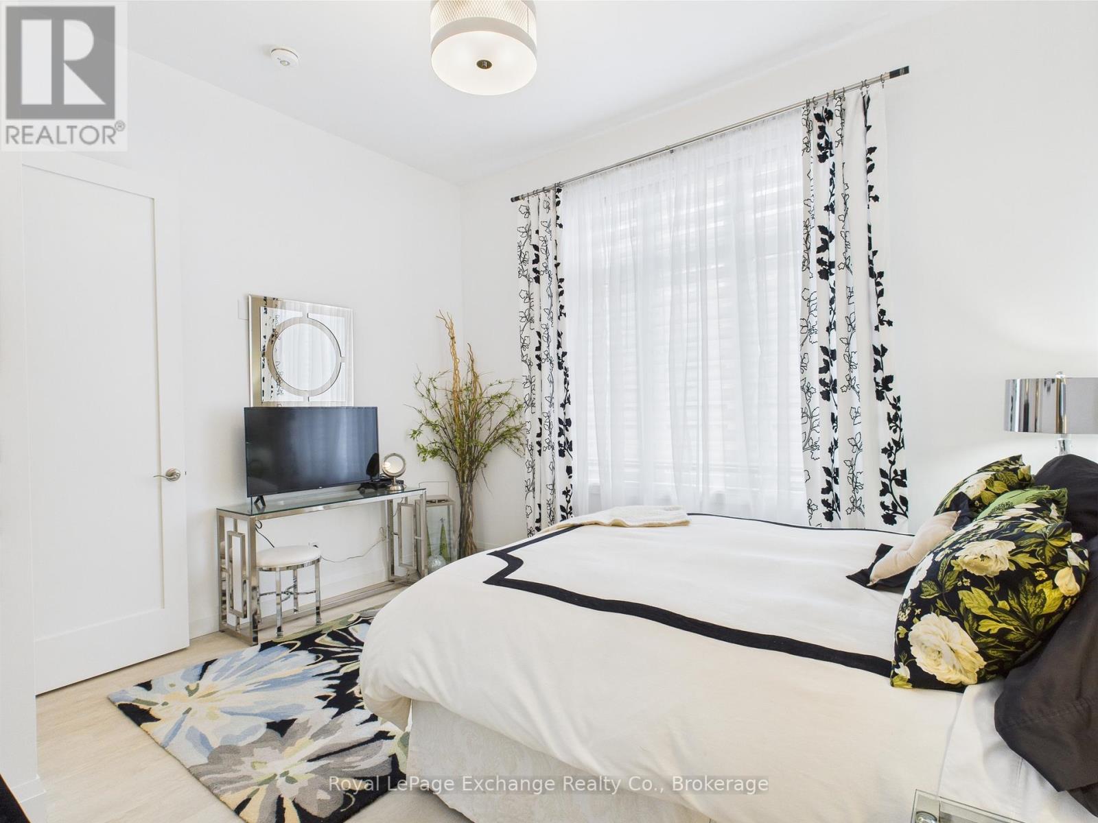 12 Sunset Place, Huron-Kinloss, Ontario  N2Z 0G6 - Photo 33 - X12746466