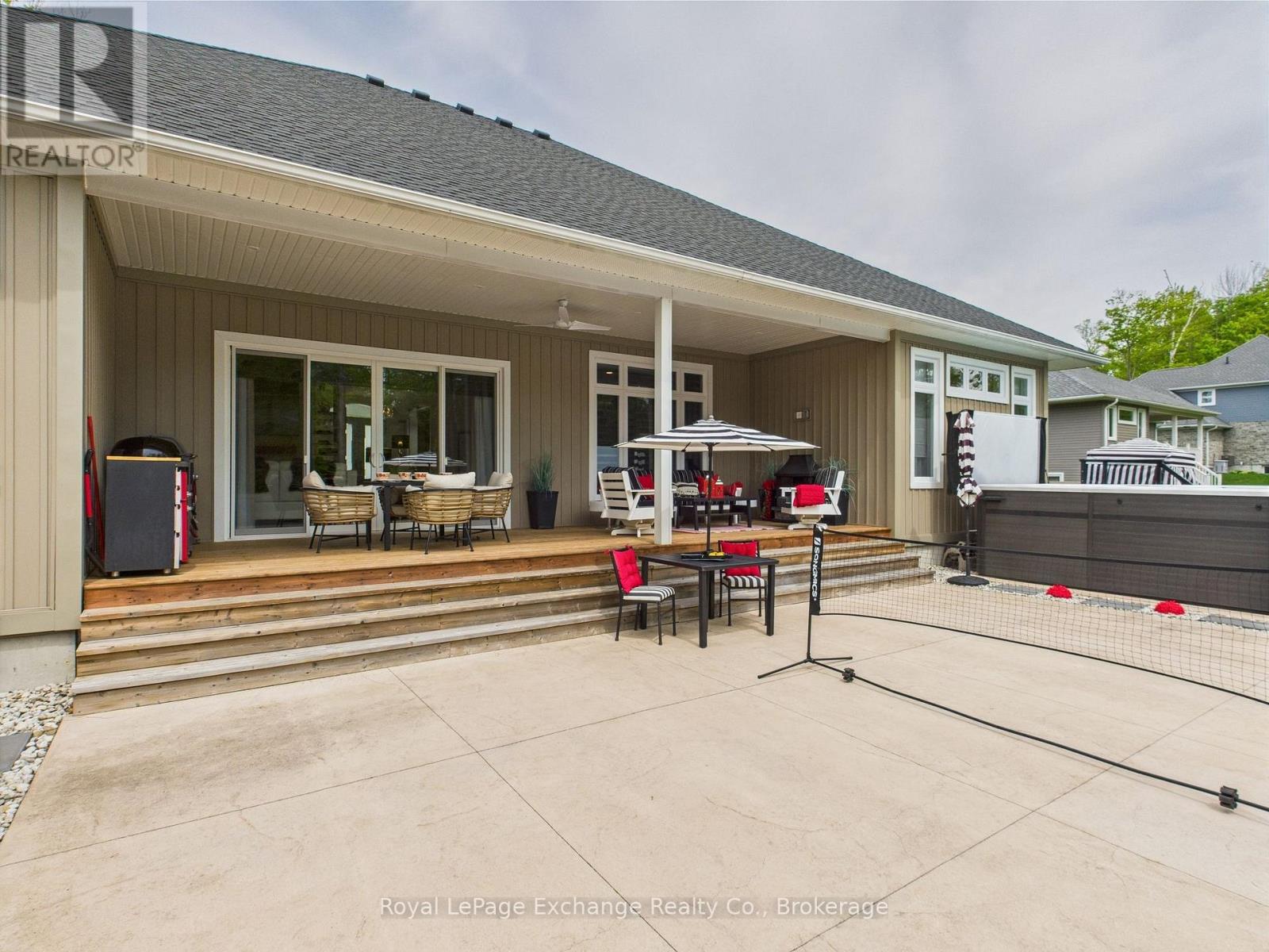 12 Sunset Place, Huron-Kinloss, Ontario  N2Z 0G6 - Photo 40 - X12746466