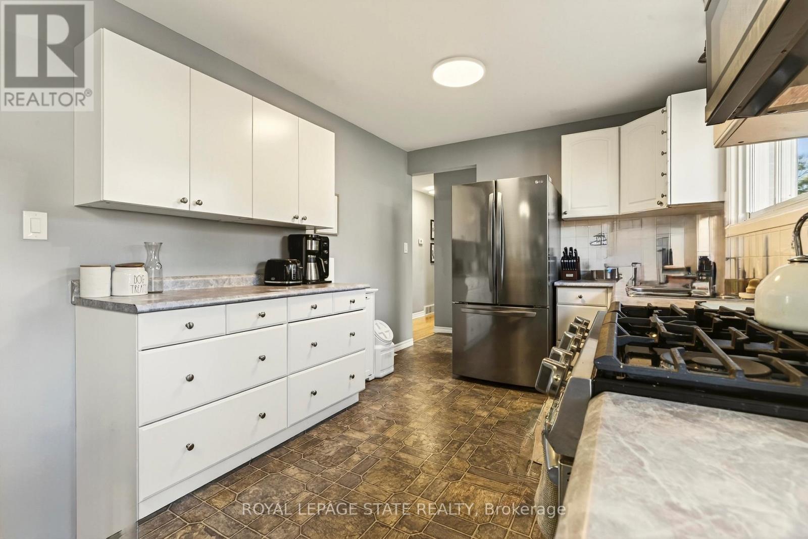 7 Prince Charles Drive, St. Catharines, Ontario  L2N 3Y4 - Photo 13 - X12662414