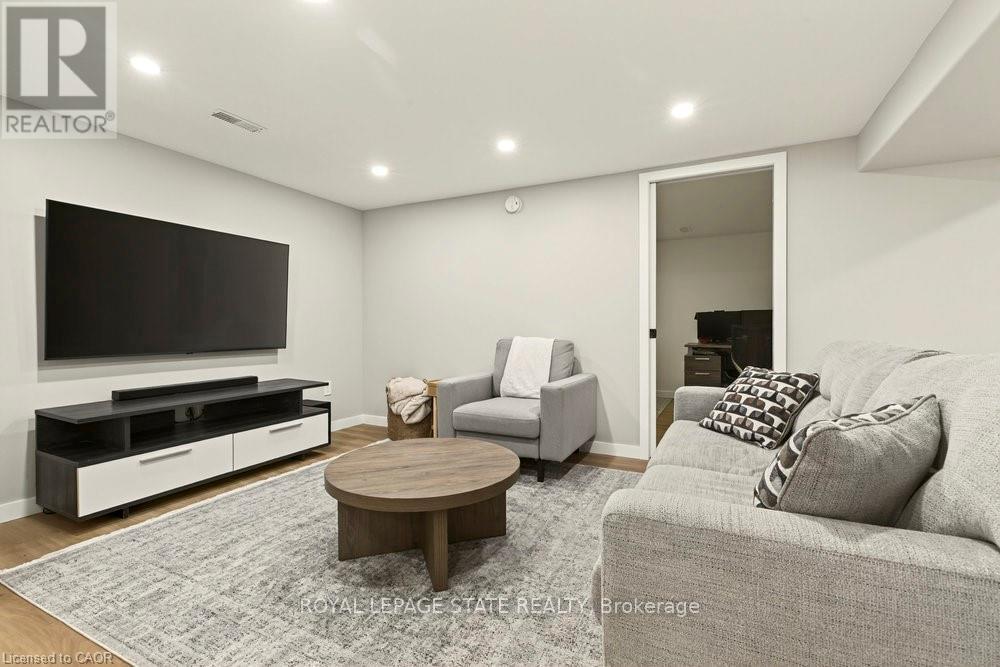 7 Prince Charles Drive, St. Catharines, Ontario  L2N 3Y4 - Photo 28 - X12662414