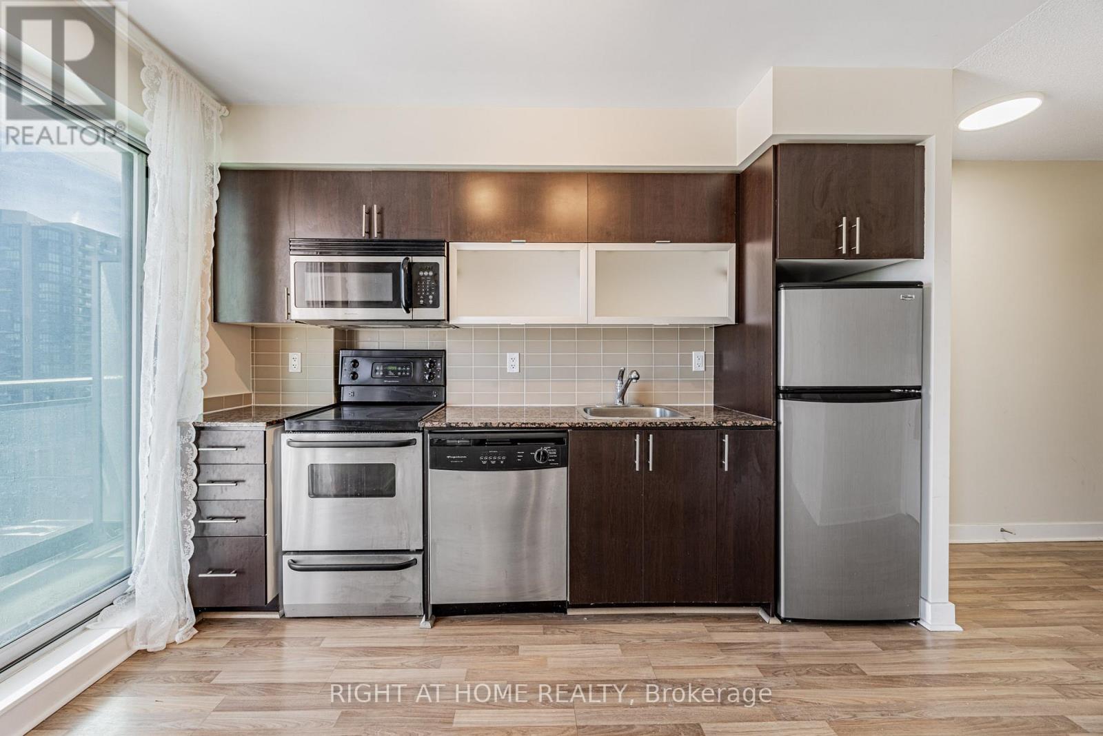 1409 - 80 Western Battery Road N, Toronto, Ontario  M6K 3S1 - Photo 6 - C12746508