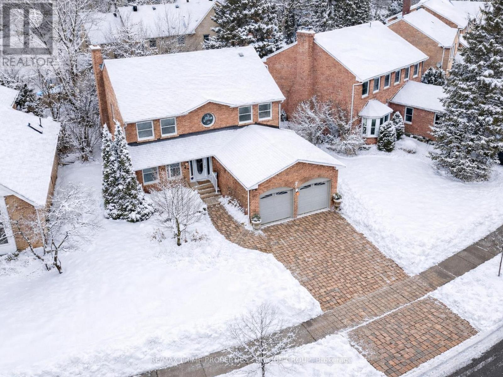 9 Longwater Chase, Markham, Ontario  L3R 4A1 - Photo 2 - N12746476