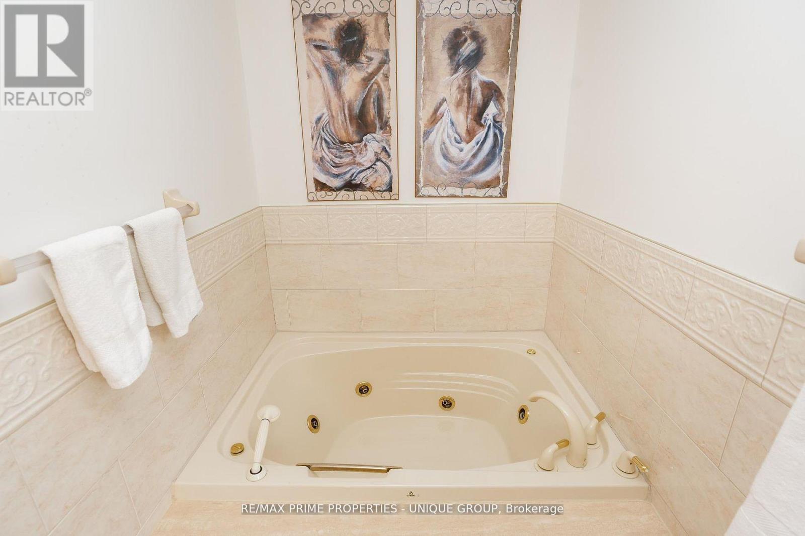 9 Longwater Chase, Markham, Ontario  L3R 4A1 - Photo 20 - N12746476