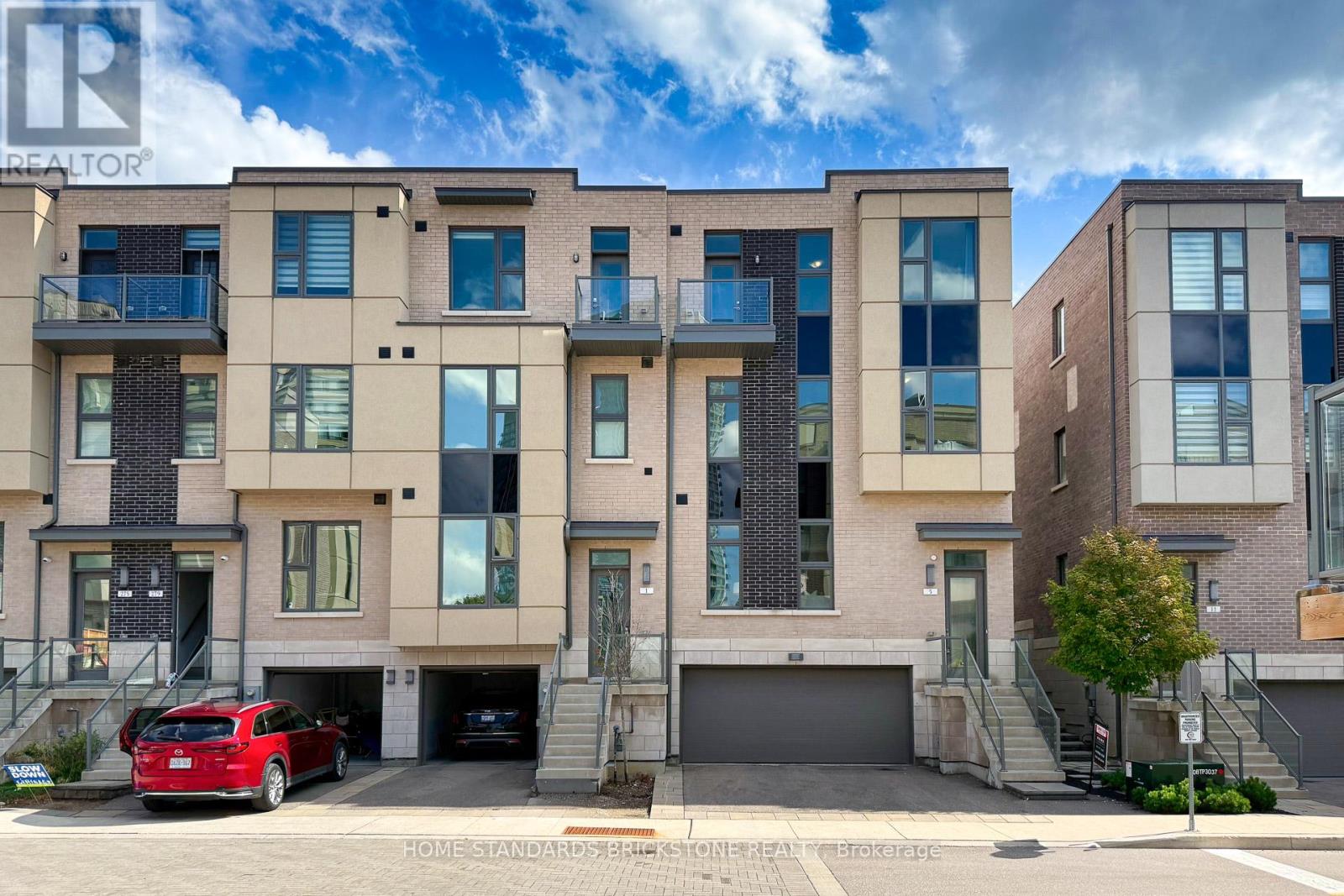 5 Smallwood Circle, Vaughan, Ontario  L4J 0K7 - Photo 4 - N12746522