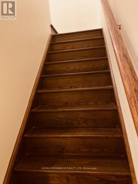 71 Batteaux Street, Barrie (Ardagh), Ontario  L4M 0K6 - Photo 7 - S12746500