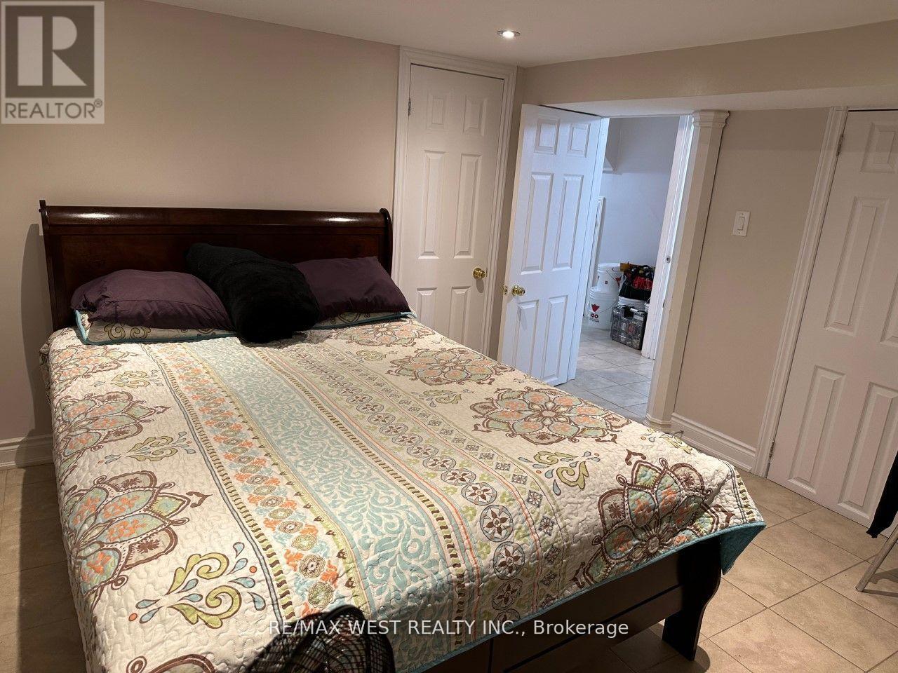 Bsmt - 25 Coronado Court, Toronto, Ontario  M9M 1S6 - Photo 4 - W12746484