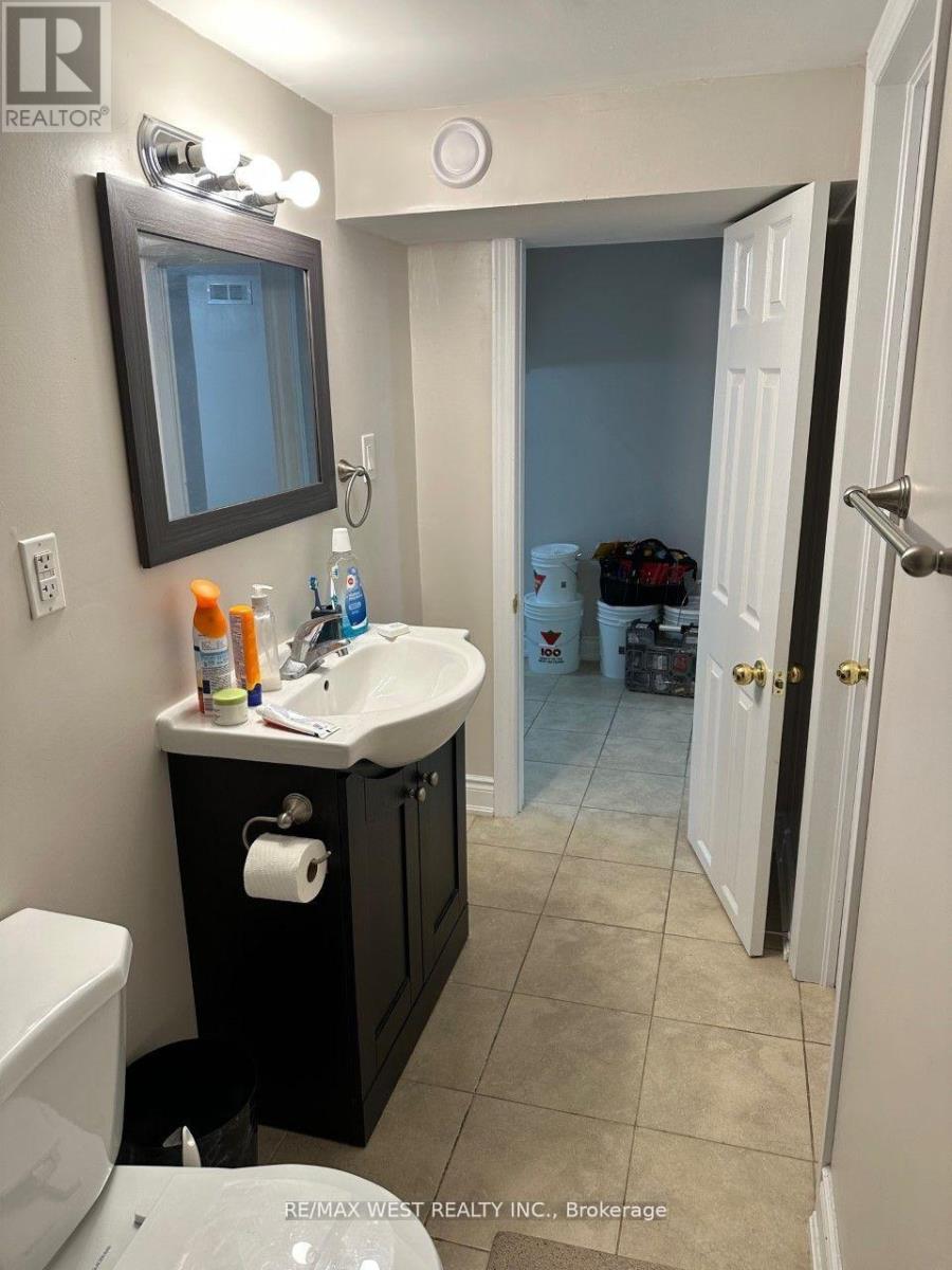 Bsmt - 25 Coronado Court, Toronto, Ontario  M9M 1S6 - Photo 9 - W12746484