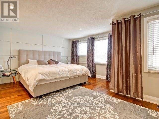 1070 Lindsay Drive, Oakville, Ontario  L6M 3B5 - Photo 11 - W12746530