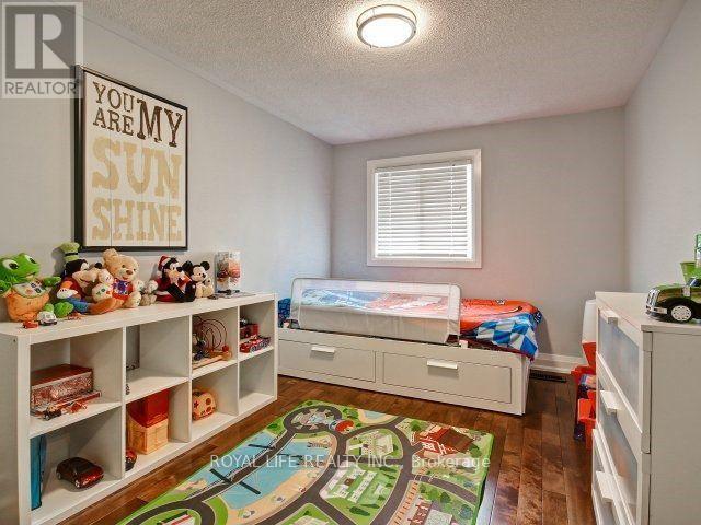 1070 Lindsay Drive, Oakville, Ontario  L6M 3B5 - Photo 16 - W12746530