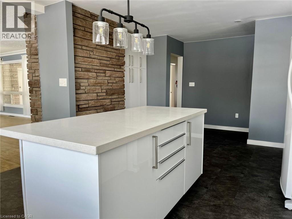 312 Grantham Avenue, St. Catharines, Ontario  L2M 5A6 - Photo 2 - 40802065