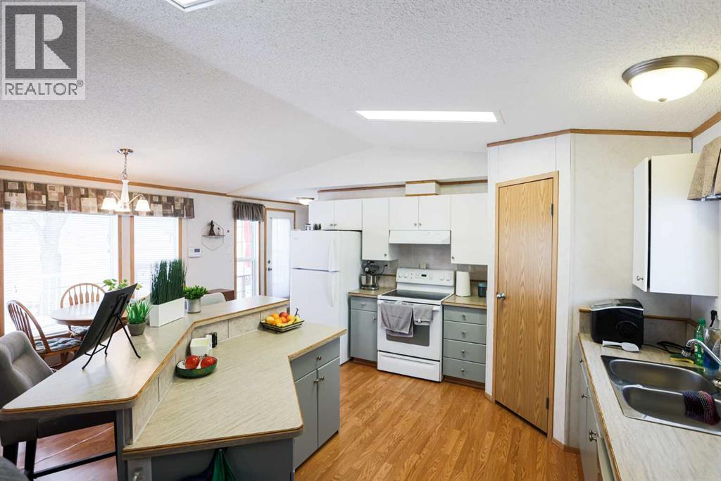 3217 31 Street S, Lethbridge, Alberta  T1K 7K1 - Photo 10 - A2281902