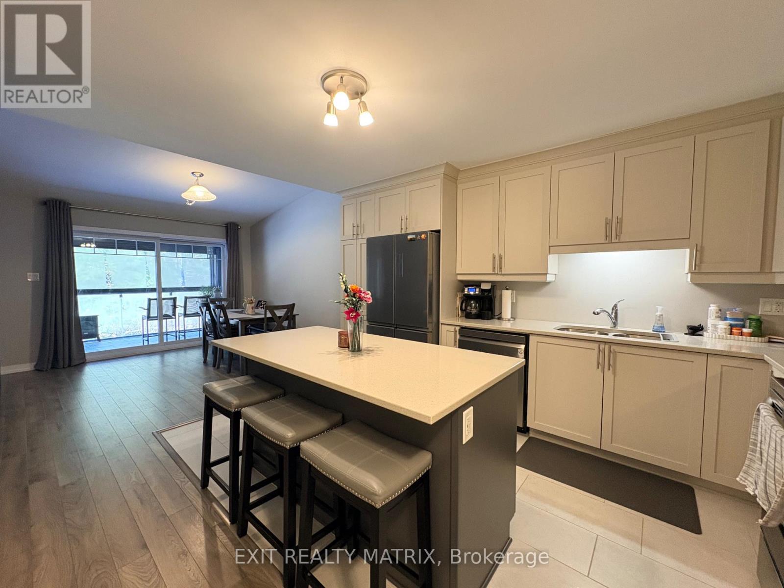 9 - 83 St Moritz Terrace, Russell, Ontario K0A 1W0 - Photo 5 - X12741482