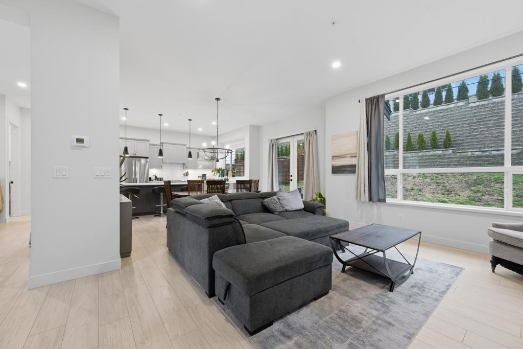 31577 Mccreath Place, Mission, British Columbia  V4S 0E9 - Photo 9 - R3084524